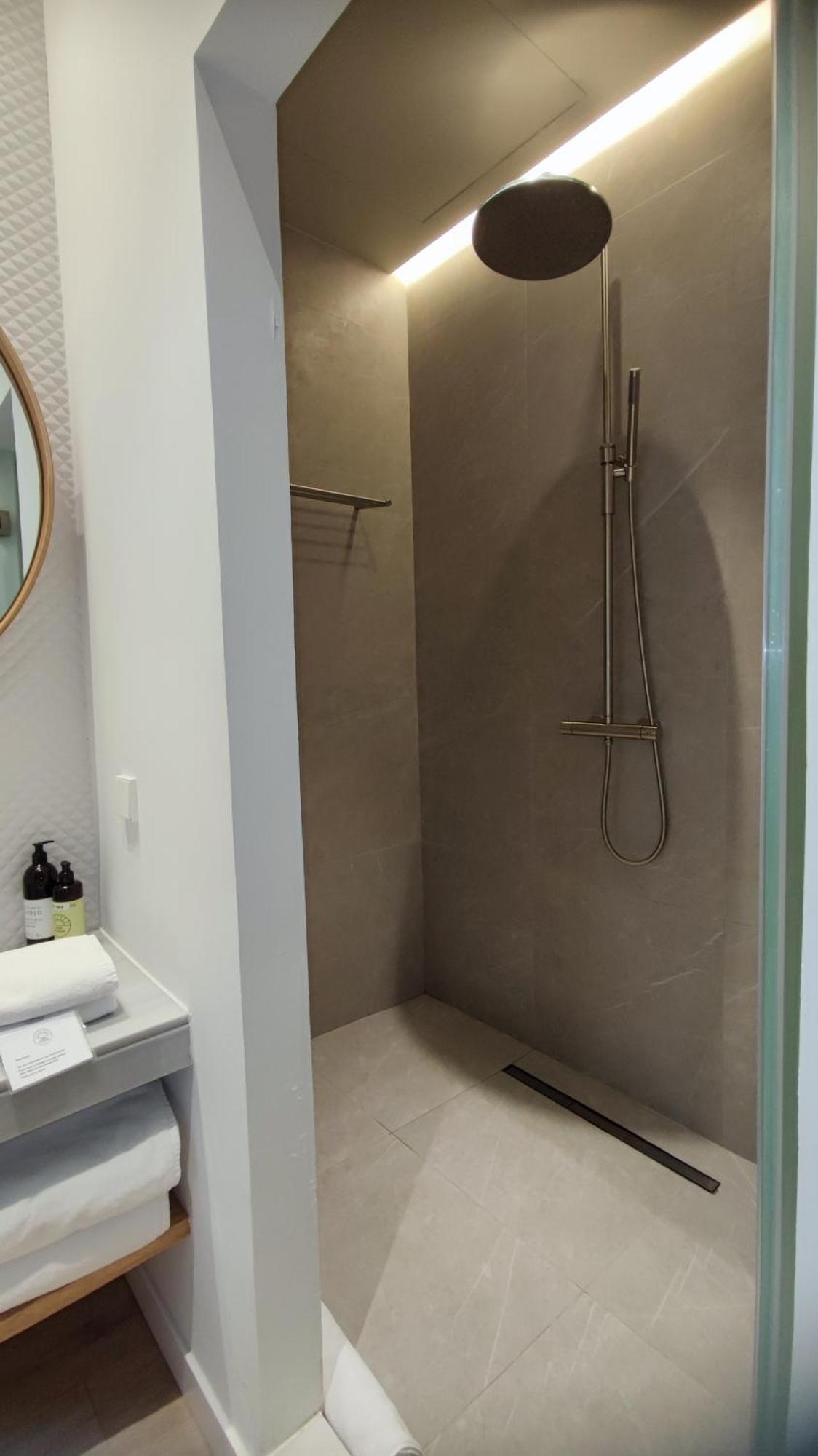 Casa Du Soleil Hostal Boutique Мадрид Стая снимка